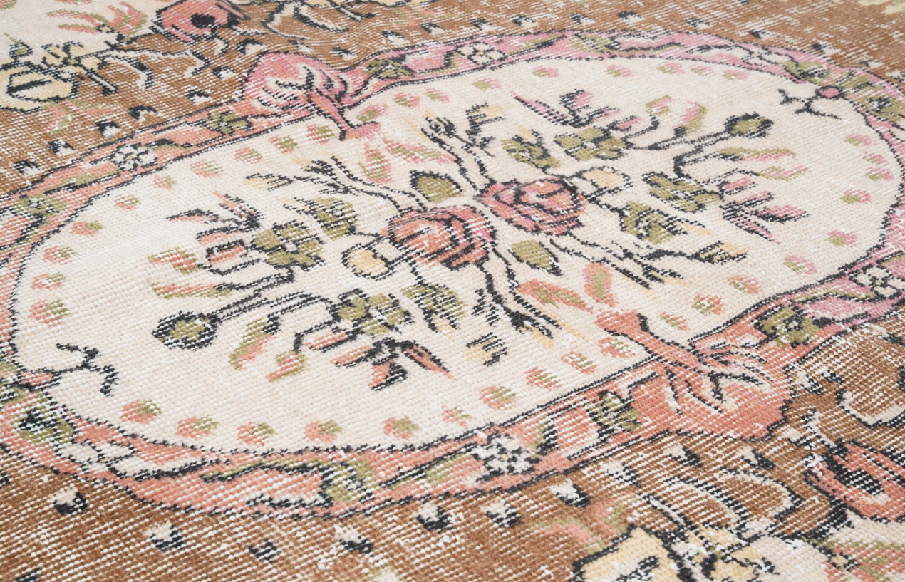 Auriel Vintage Handwoven Turkish Rug, Pink, 6x9