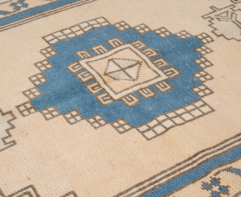 Caspienne Vintage Handwoven Turkish Rug, Cream, Blue 4x6