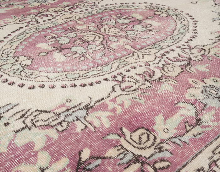 Isolde Vintage Handwoven Turkish Rug, Lavender, 5x10