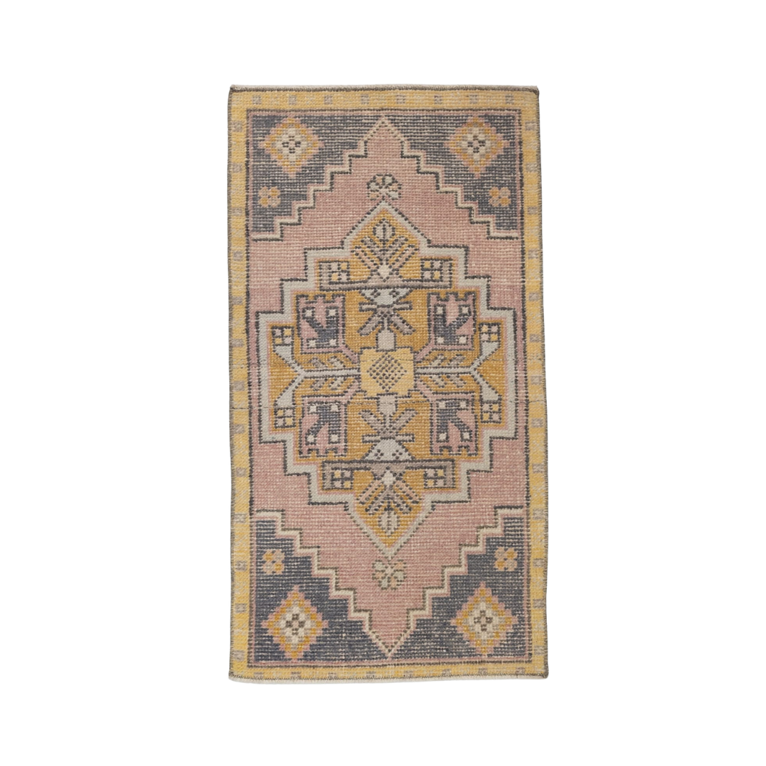 Novelle Mini Vintage Turkish Rug