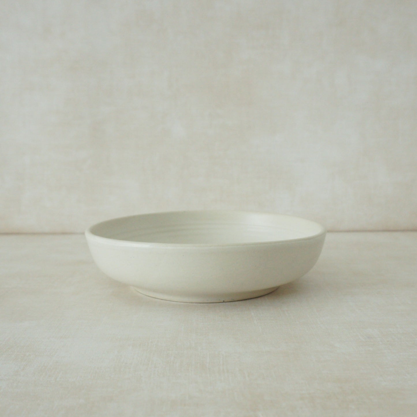 Kanji Low Off-White Ceramic Ripple Bowl