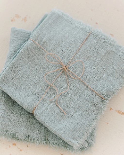 Versatile and easy-to-style cotton gauze table runner for any occasion